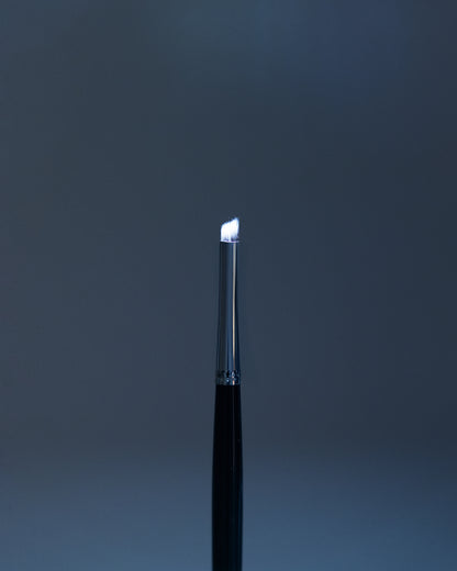 PRECISION ANGLED LINER BRUSH #215